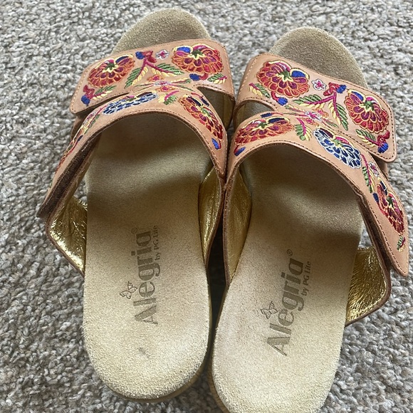 Alegria Embroidered ‘70s Leather Sandals - Picture 2 of 5